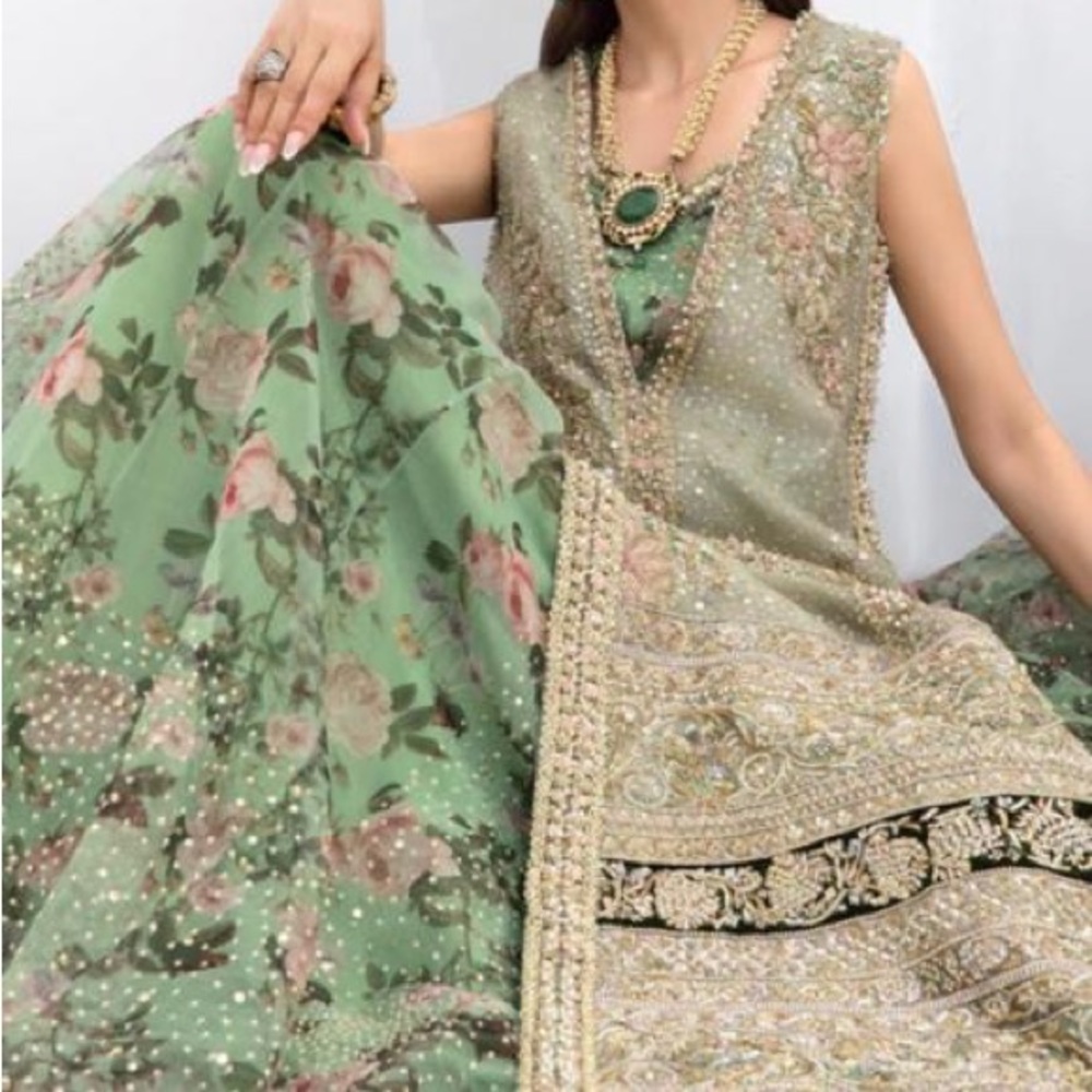 Indian Pakistani designer outfit. Great condition. - Picture 7 of 17